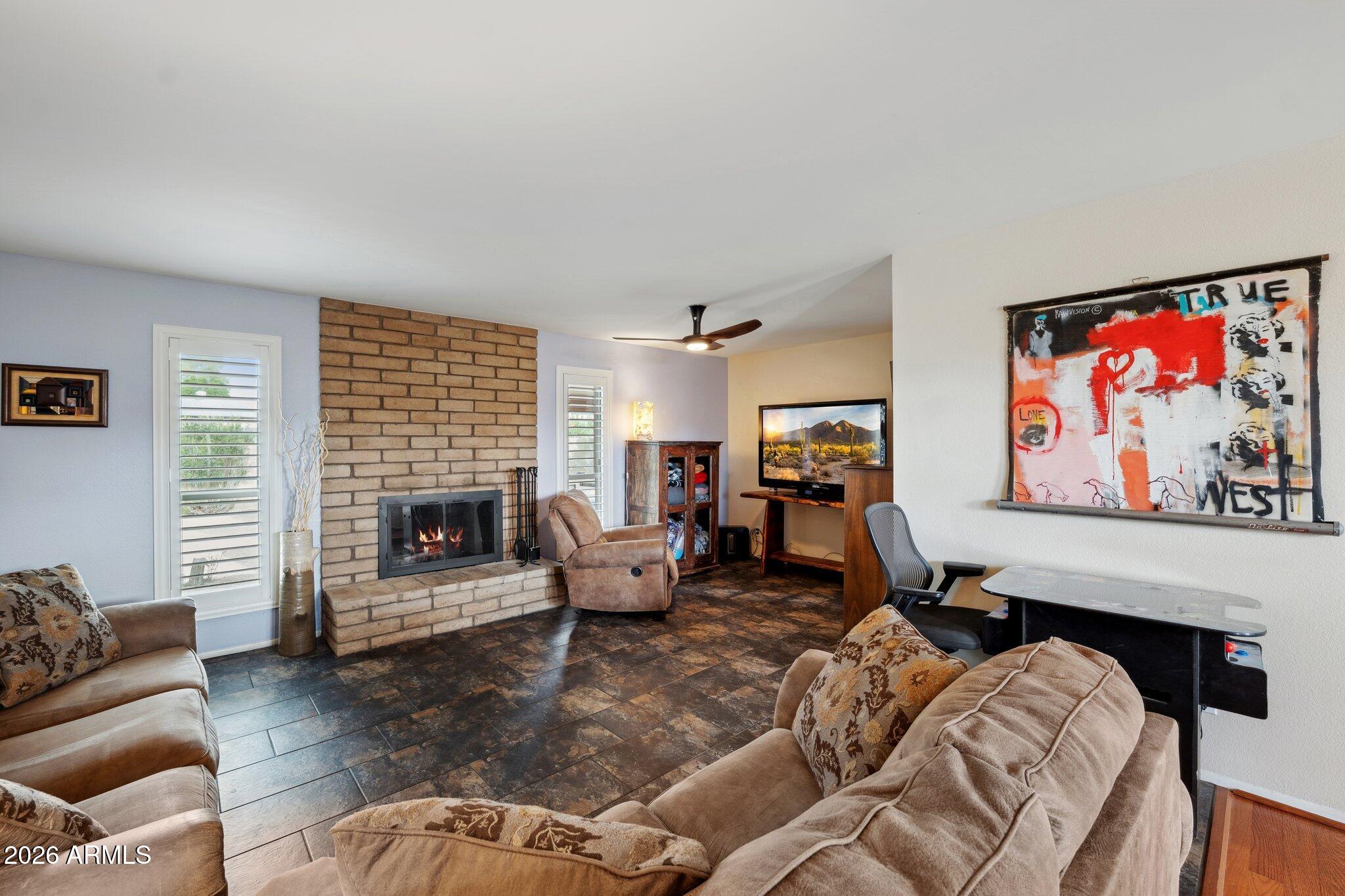 802 East Marconi Avenue Phoenix, AZ 85022 - Photo 9 of 35 Family Room