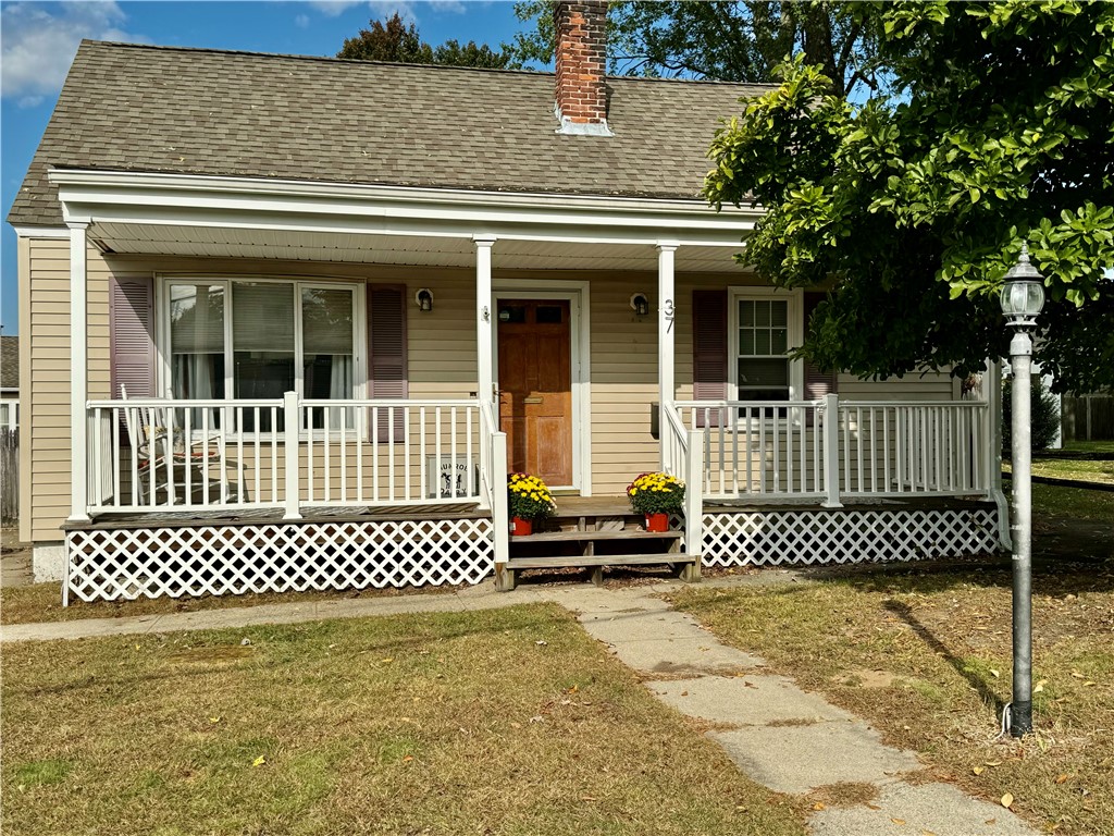 37 Invernia Road Cranston, RI 02920 - Photo 1 of 26 Gallery Image 1