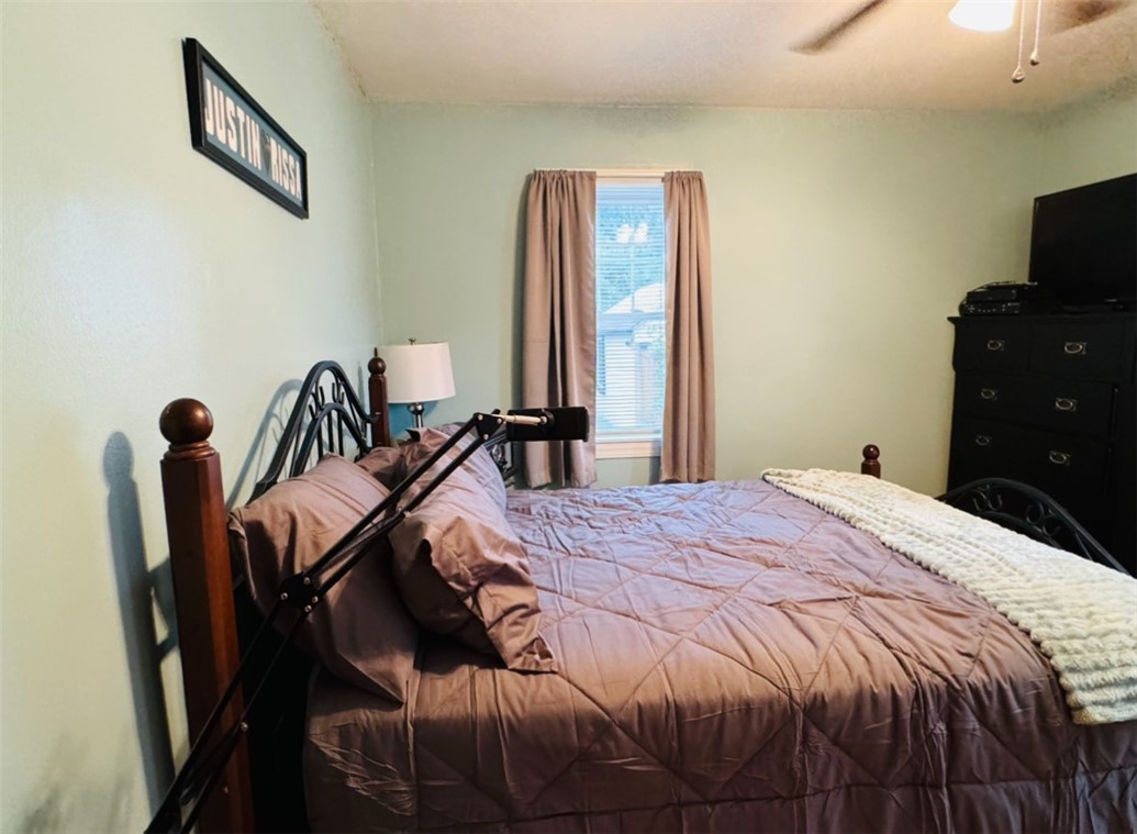 37 Invernia Road Cranston, RI 02920 - Photo 18 of 26 Gallery Image 18