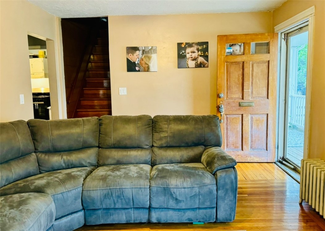 37 Invernia Road Cranston, RI 02920 - Photo 6 of 26 Gallery Image 6