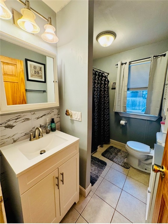 37 Invernia Road Cranston, RI 02920 - Photo 9 of 26 Gallery Image 9