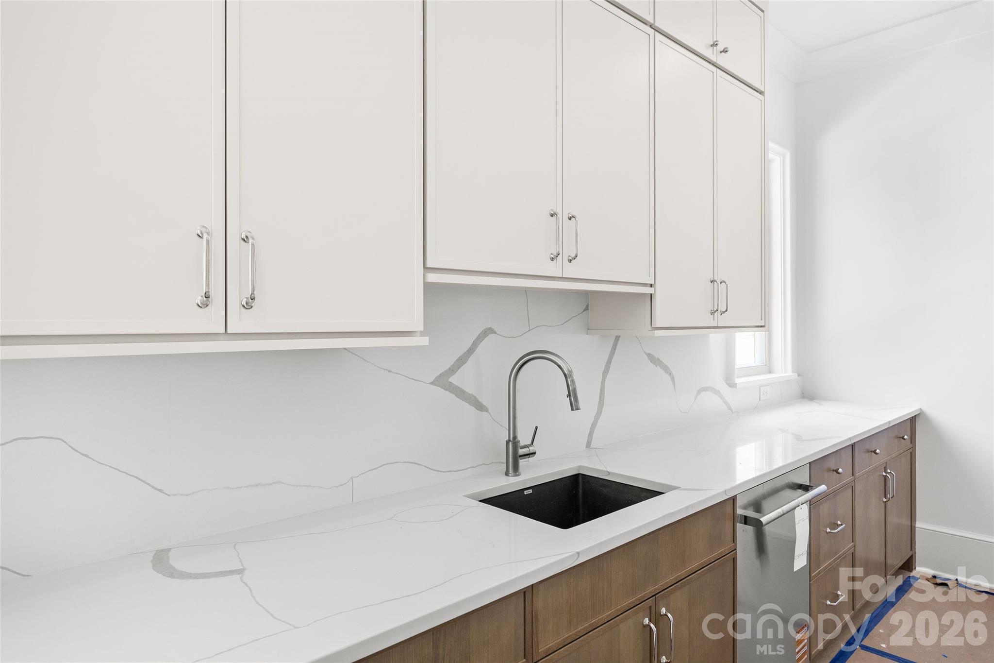 4628 Water Oak Road Charlotte, NC 28211 - Photo 5 of 26