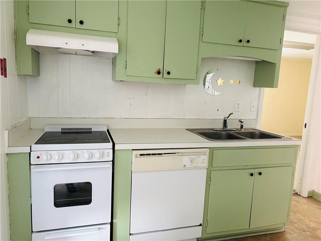 55 Johnson Ferry Road Atlanta, GA 30328 - Photo 8 of 30 a utility room with dryer and washer