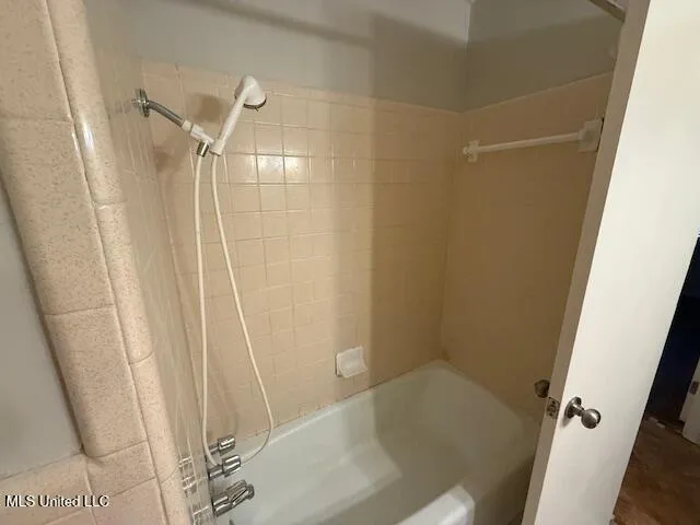 $1,800 | 2276 Sunkist Country Club Road, Biloxi, MS 39532