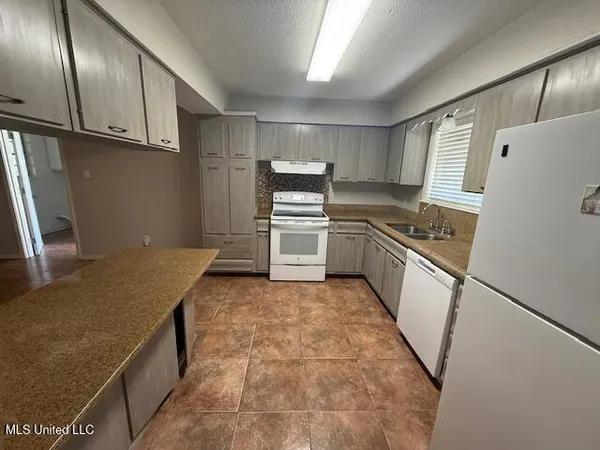 $1,700 | 2276 Sunkist Country Club Road, Biloxi, MS 39532