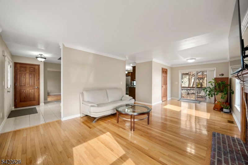 78 North Shore Road Denville, NJ 07834 - Photo 4 of 28