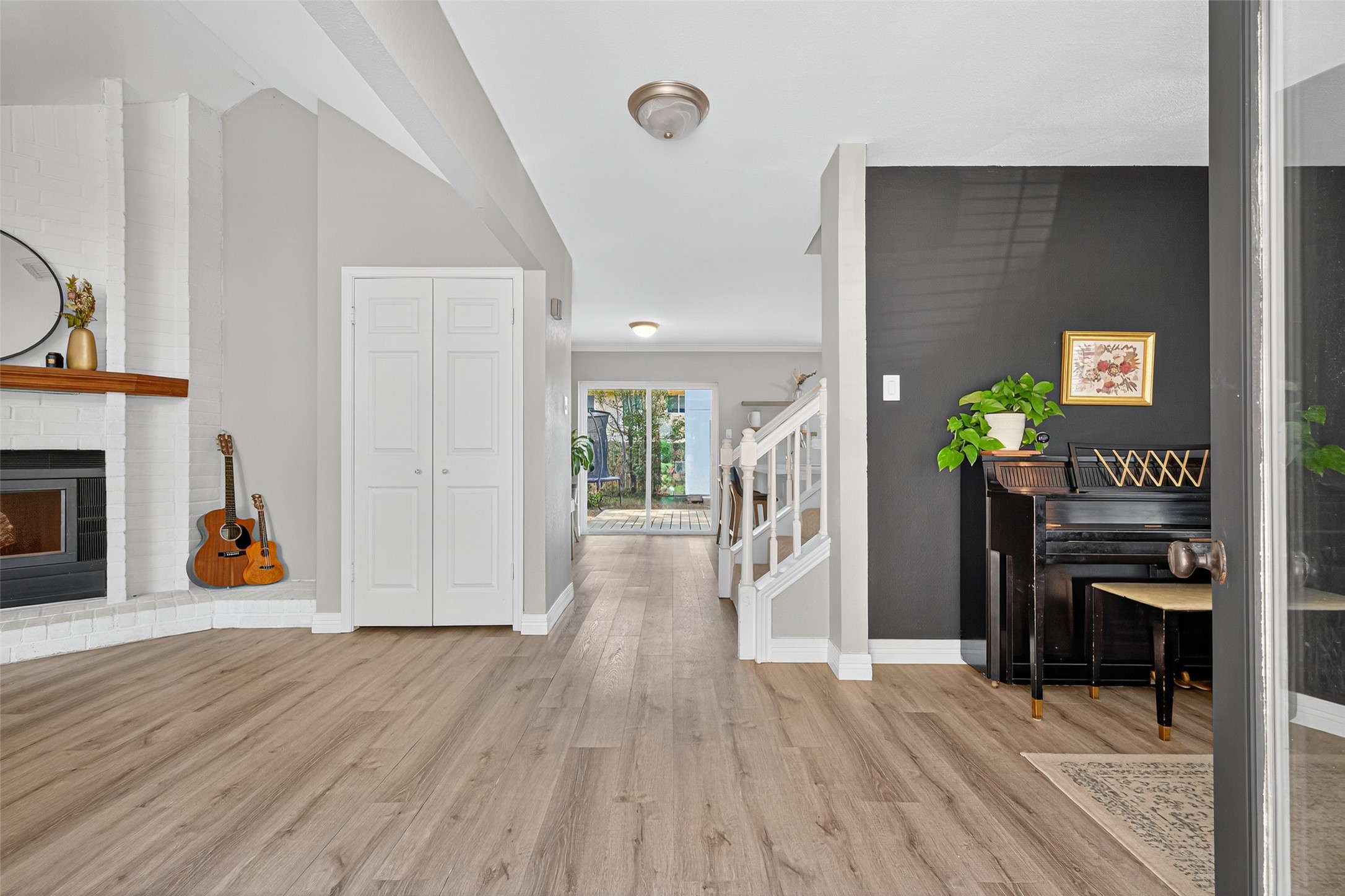 56 North Morningwood Court Spring, TX 77380 - Photo 10 of 50 Welcoming view from front door