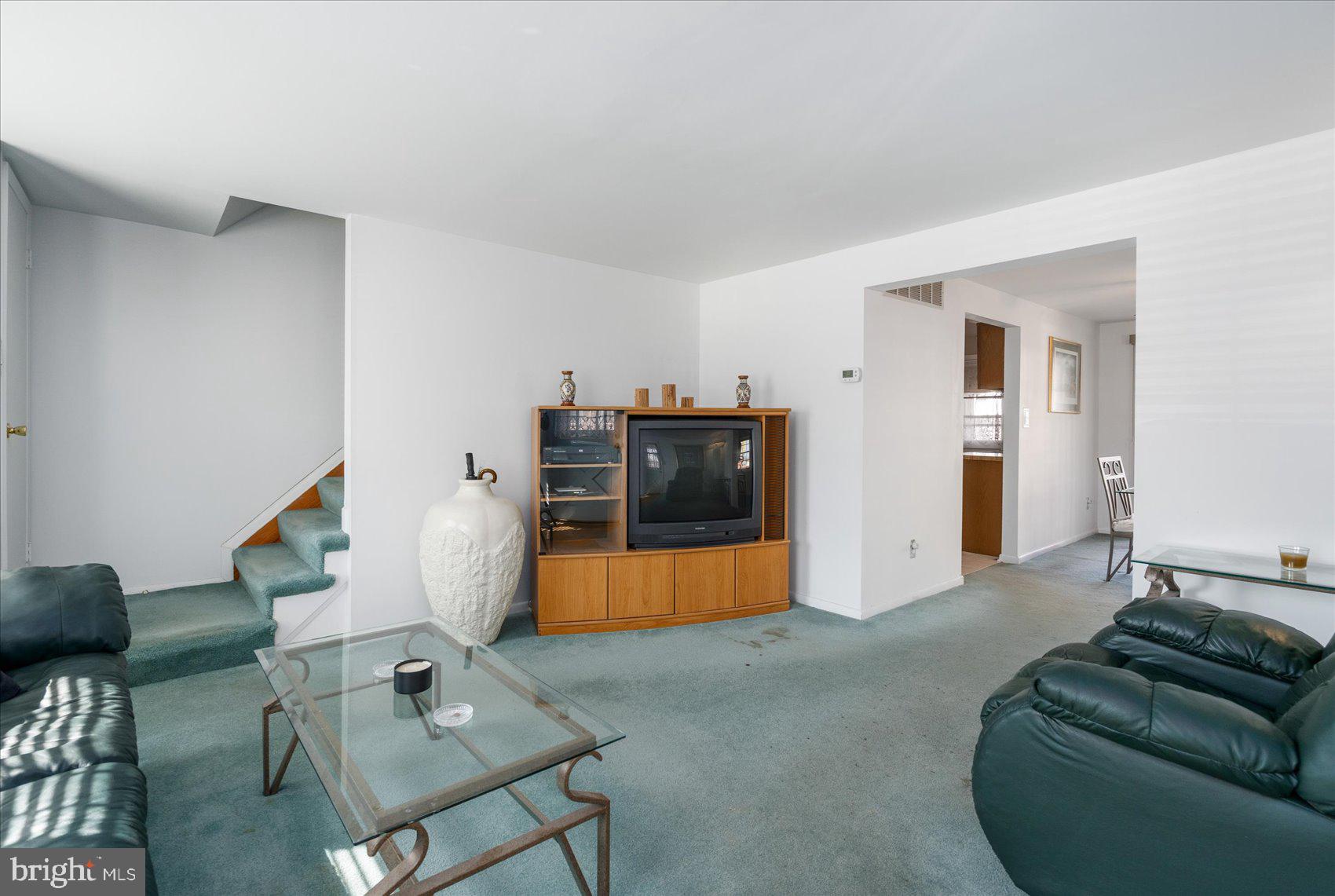 14 Lockett Court Baltimore, MD 21221 - Photo 4 of 37