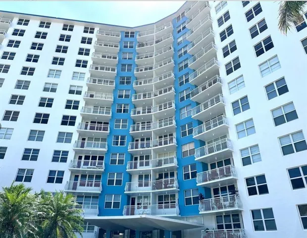 a view of livingroom and furniture