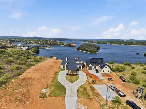 $2,695,000 | 961 East Hells Gate Drive, Strawn, TX 76475