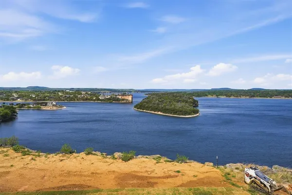 $2,695,000 | 961 East Hells Gate Drive, Strawn, TX 76475