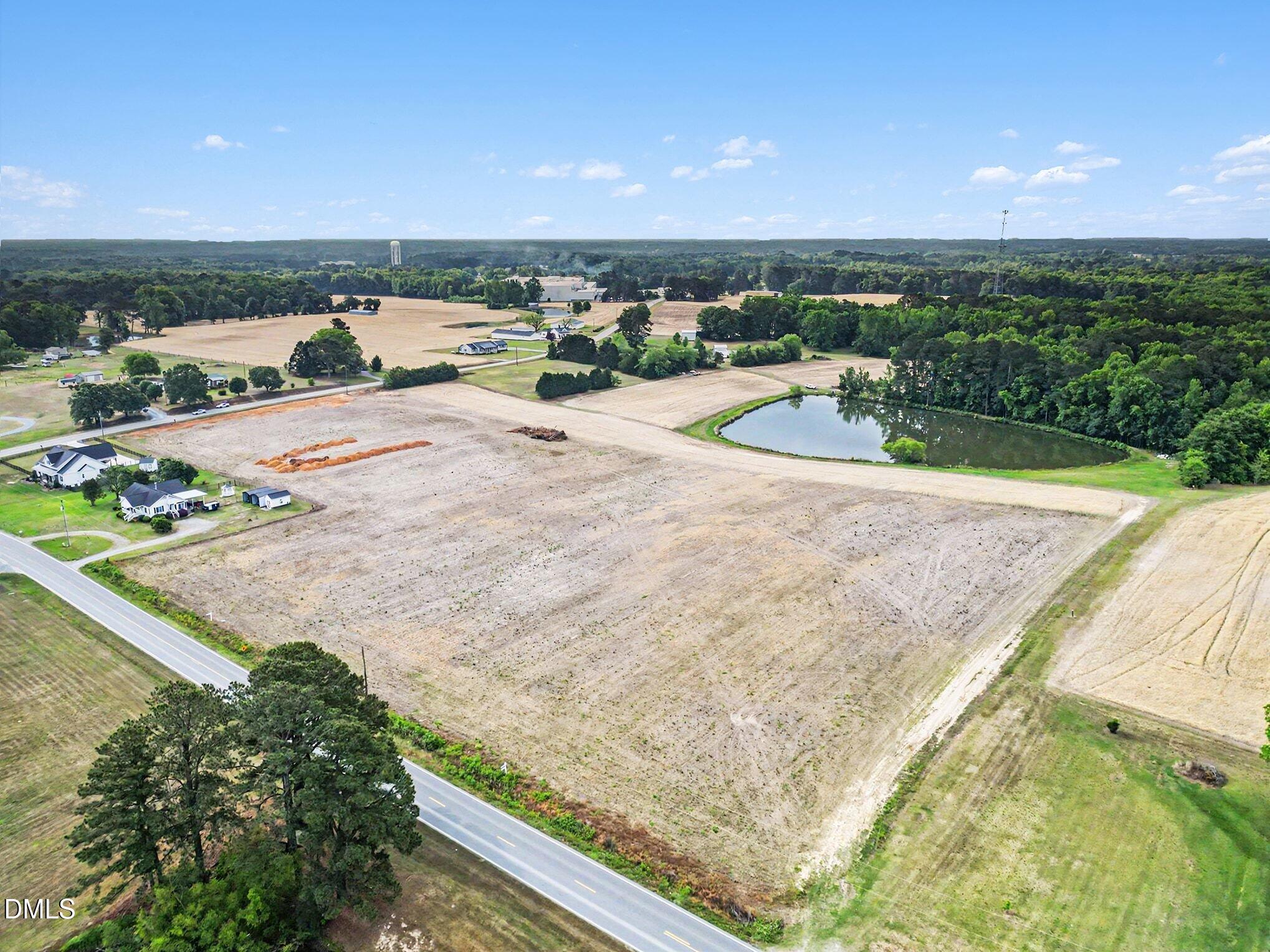 811 Gilbert Road Benson, NC 27504 - Photo 7 of 9 005_file_3586