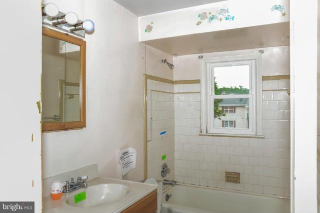 1815 Berrywood Road Baltimore, MD 21234 - Photo 9 of 19 Interior (General)