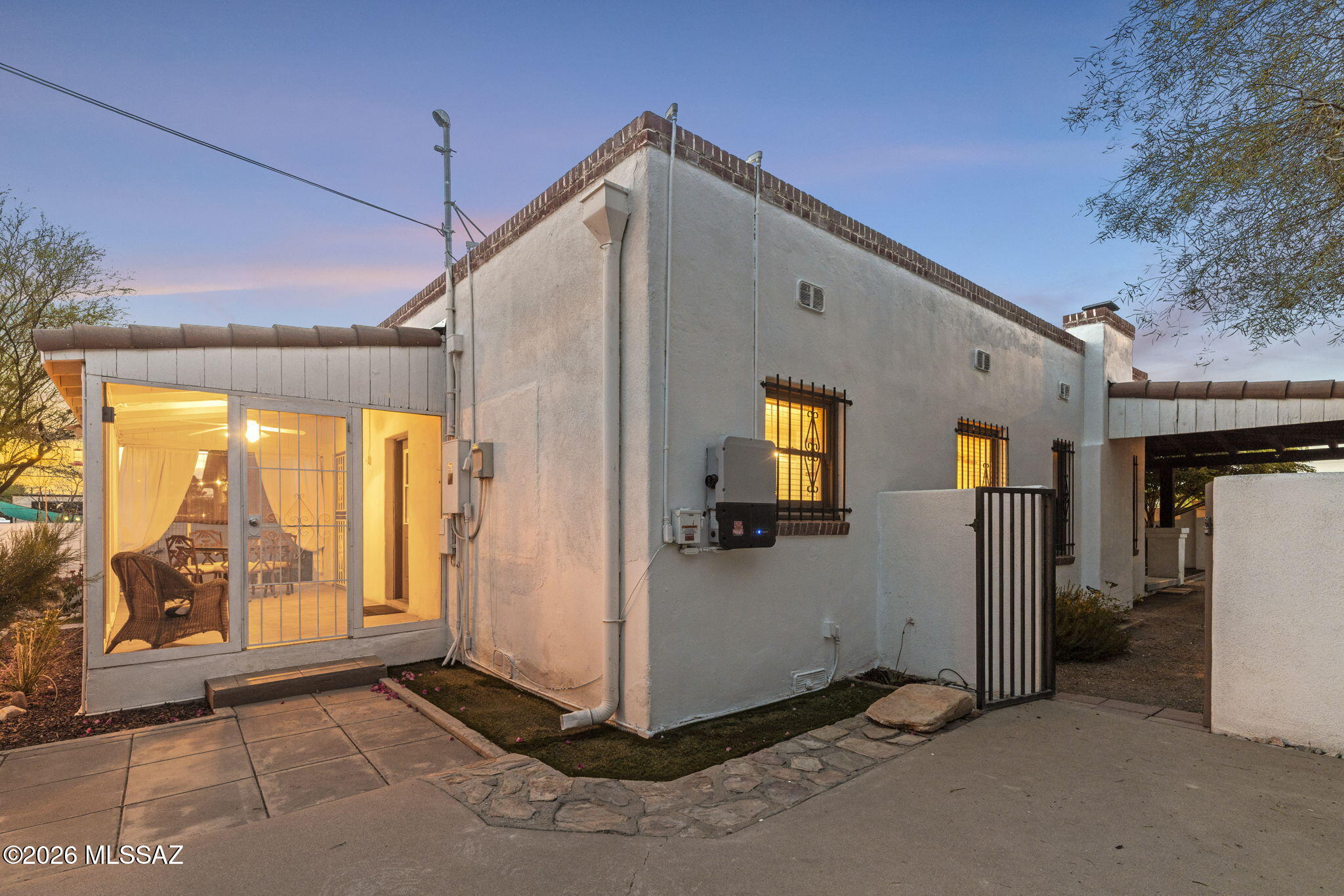1718 East Grant Road Tucson, AZ 85719 - Photo 41 of 45 Side of Main House
