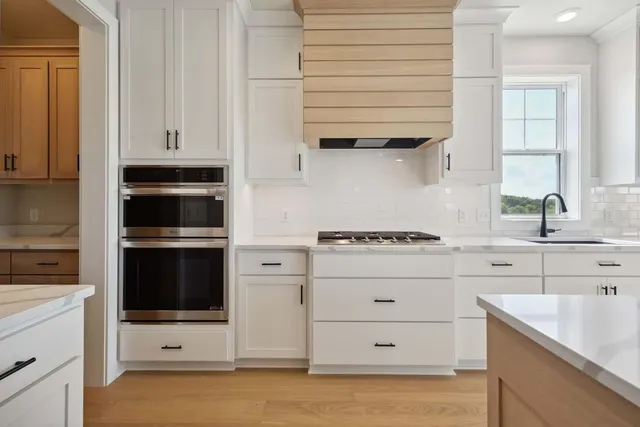 $997,335 | 5512 Vista Trail, Victoria, MN 55318