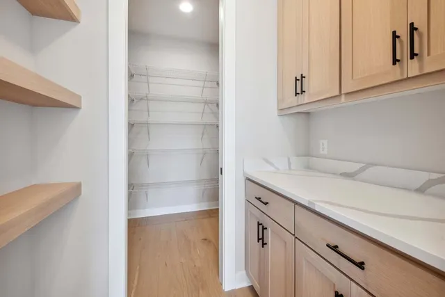 $997,335 | 5512 Vista Trail, Victoria, MN 55318