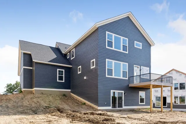 $997,335 | 5512 Vista Trail, Victoria, MN 55318