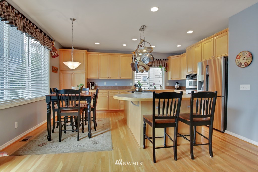 17043 166th Place Southeast Renton, WA 98058 - Photo 11 of 25 Gallery Image 11