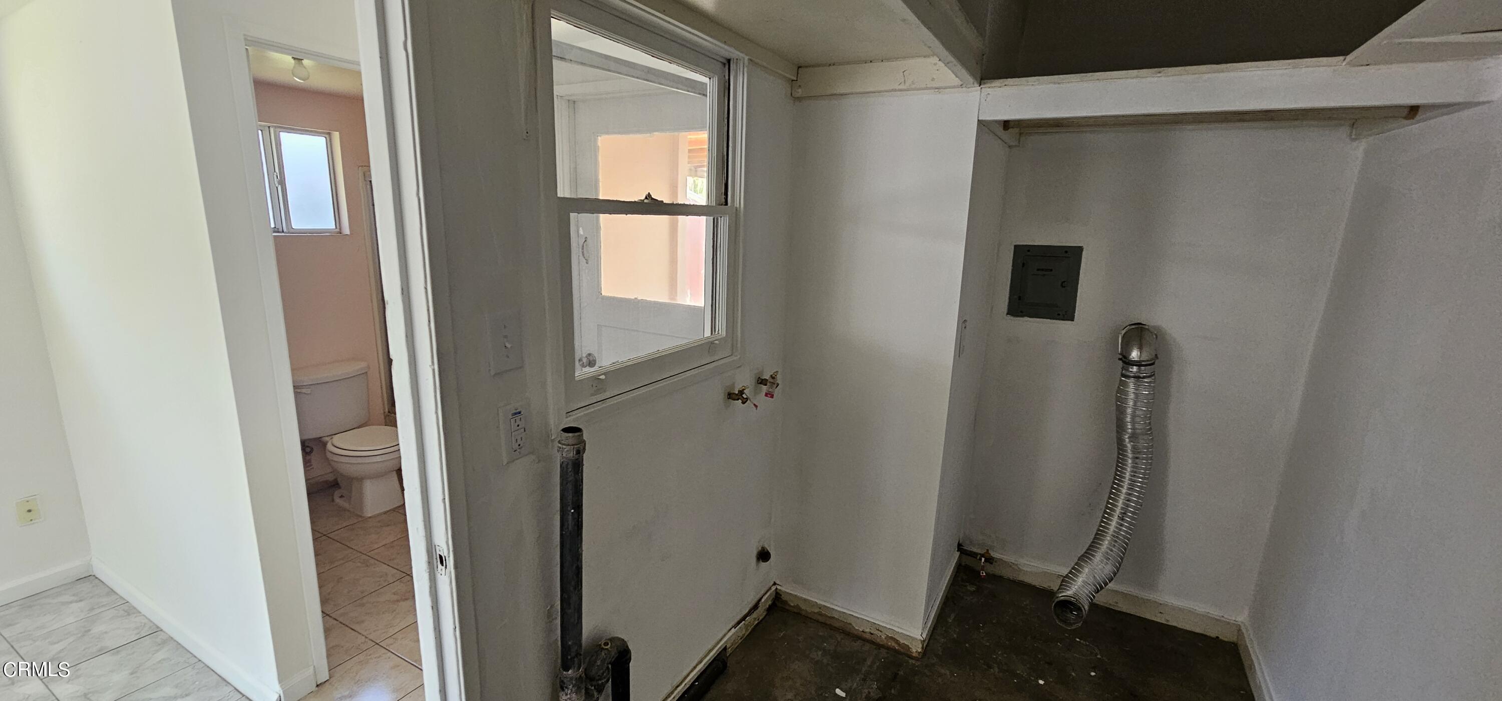 215 Thomas Avenue Oxnard, CA 93033 - Photo 14 of 18