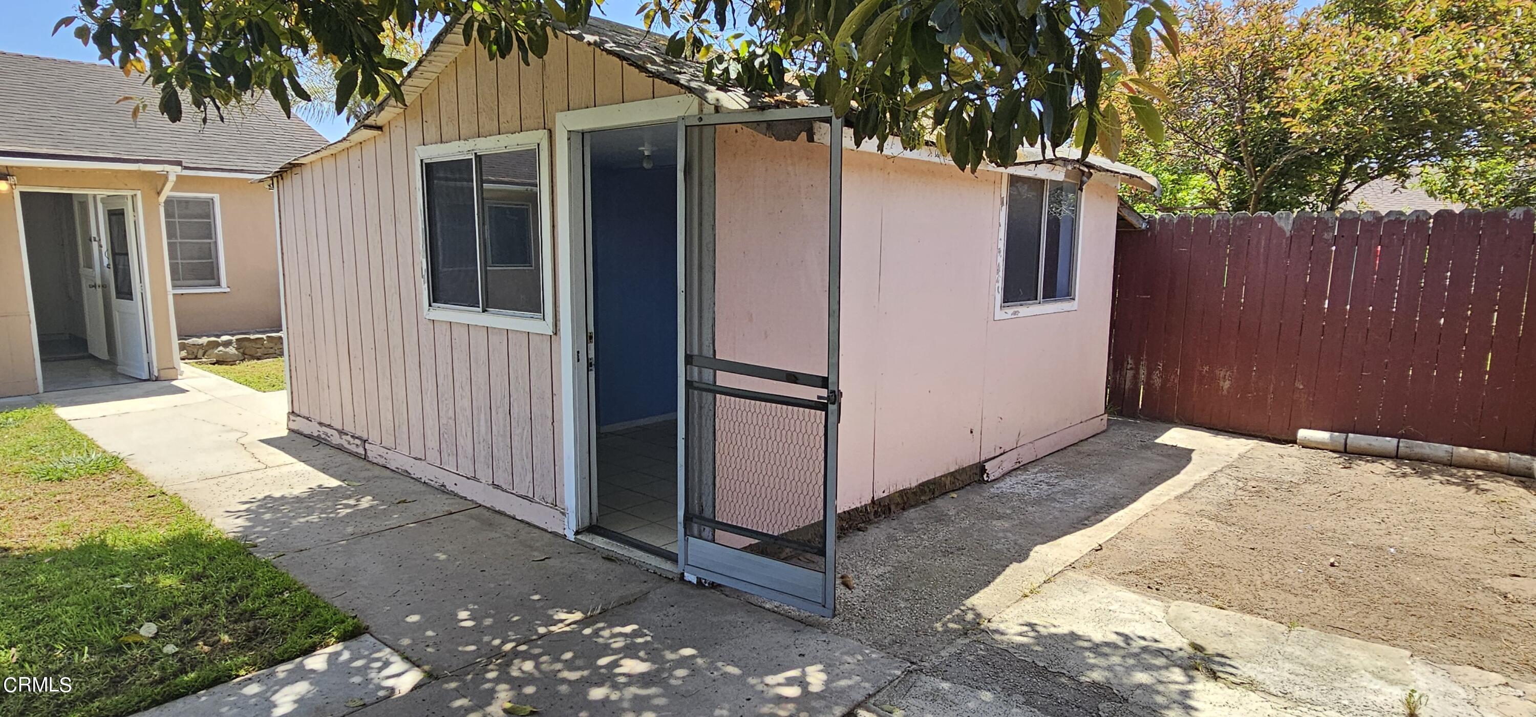 215 Thomas Avenue Oxnard, CA 93033 - Photo 18 of 18 a backyard of a house