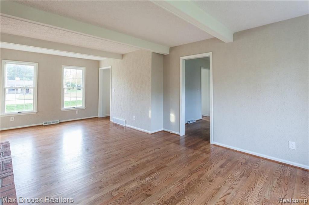 2372 Blockton Road Rochester Hills, MI 48306 - Photo 9 of 43