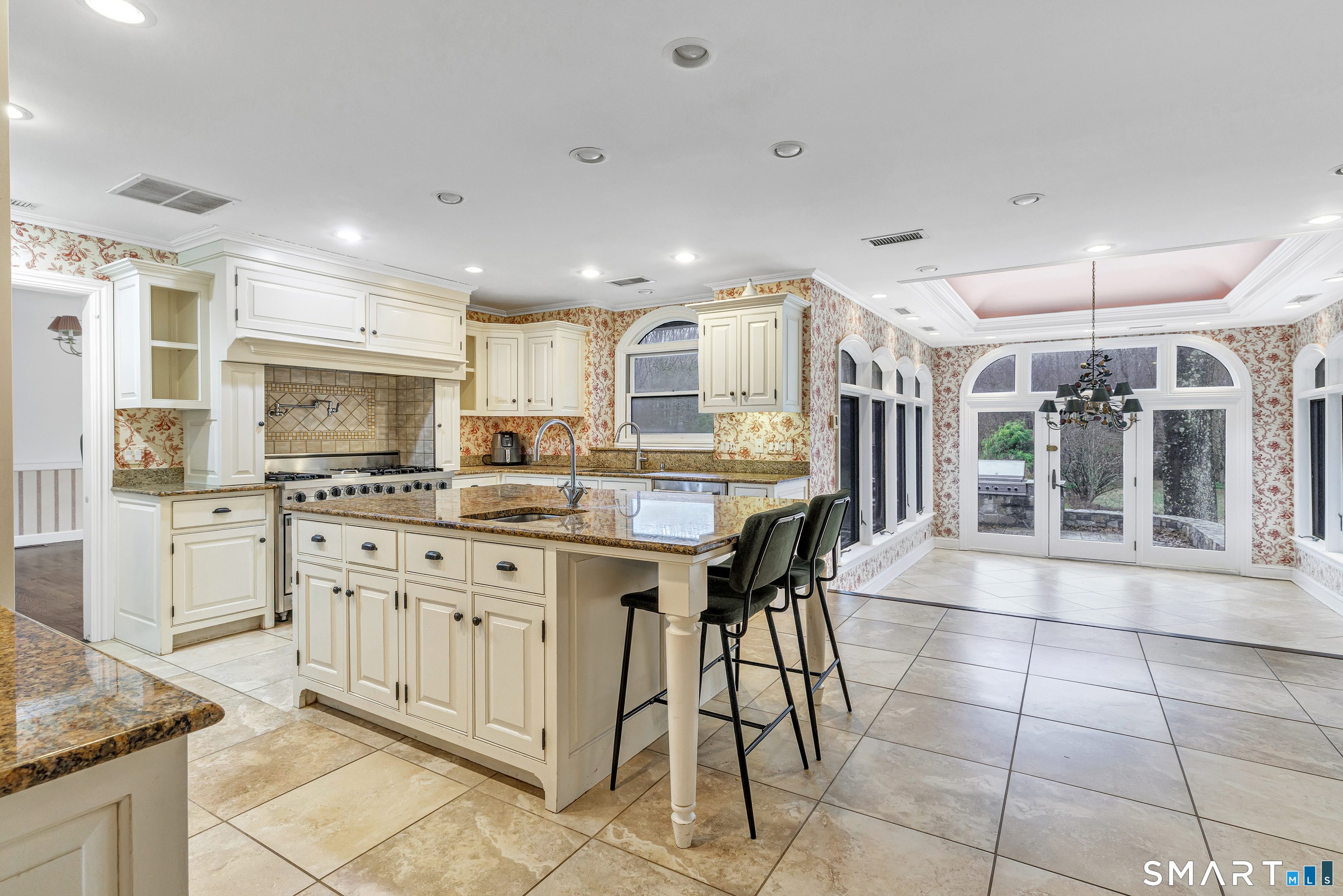 10 White Oak Farm Road Newtown, CT 06470 - Photo 5 of 47