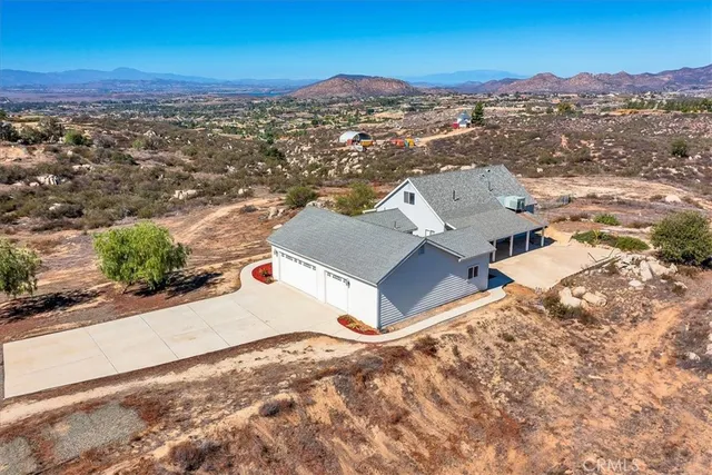 $989,000 | 39330 Gray Squirrel Road, Temecula, CA 92592