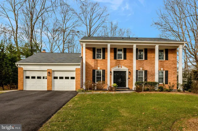 $1,200,000 | 12111 Holly Knoll Circle, Great Falls, VA 22066