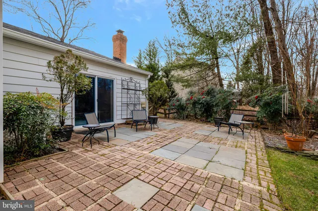 $1,200,000 | 12111 Holly Knoll Circle, Great Falls, VA 22066