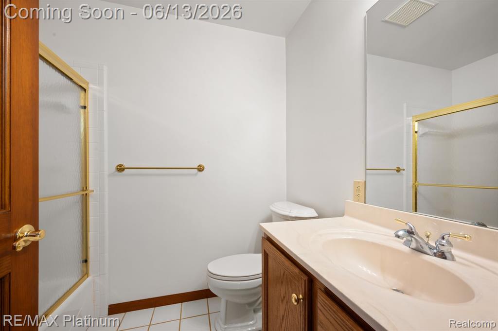 12902 Autumn Ridge Court Milford, MI 48380 - Photo 25 of 73