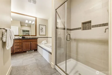 $899,000 | 8850 Redmond-Woodinville Road Northeast, Unit 301, Redmond, WA 98052