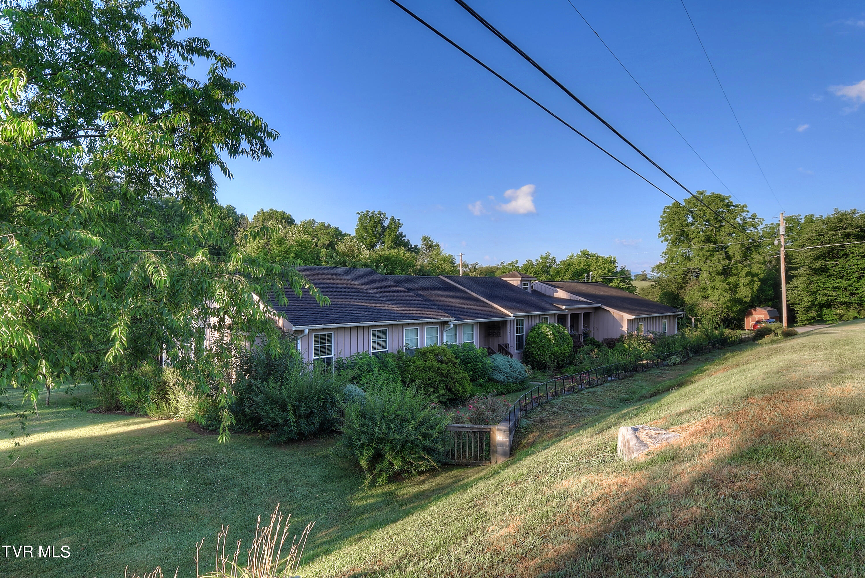 142 Jim Range Road Jonesborough, TN 37659 - Photo 3 of 99 2