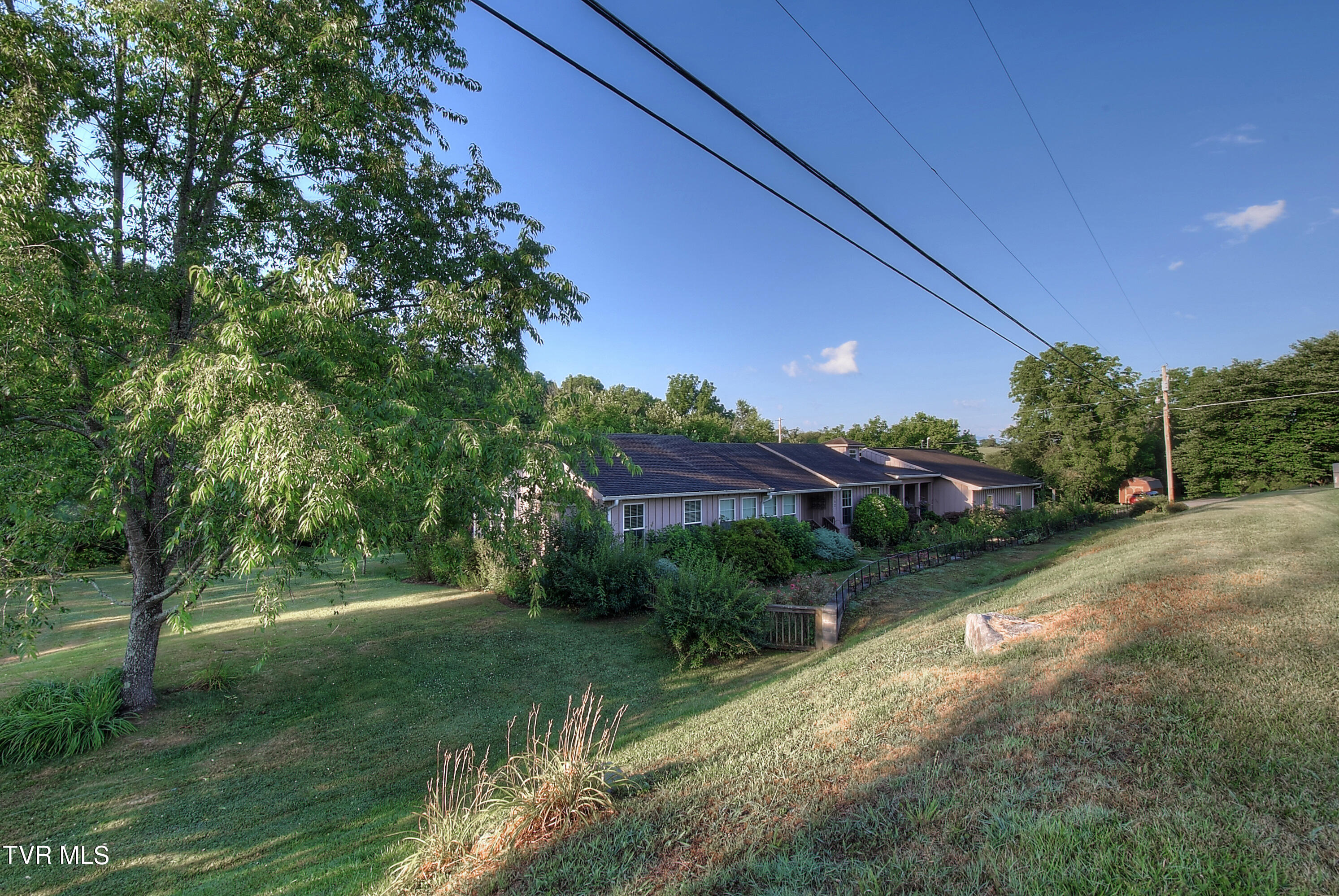 142 Jim Range Road Jonesborough, TN 37659 - Photo 4 of 99 3