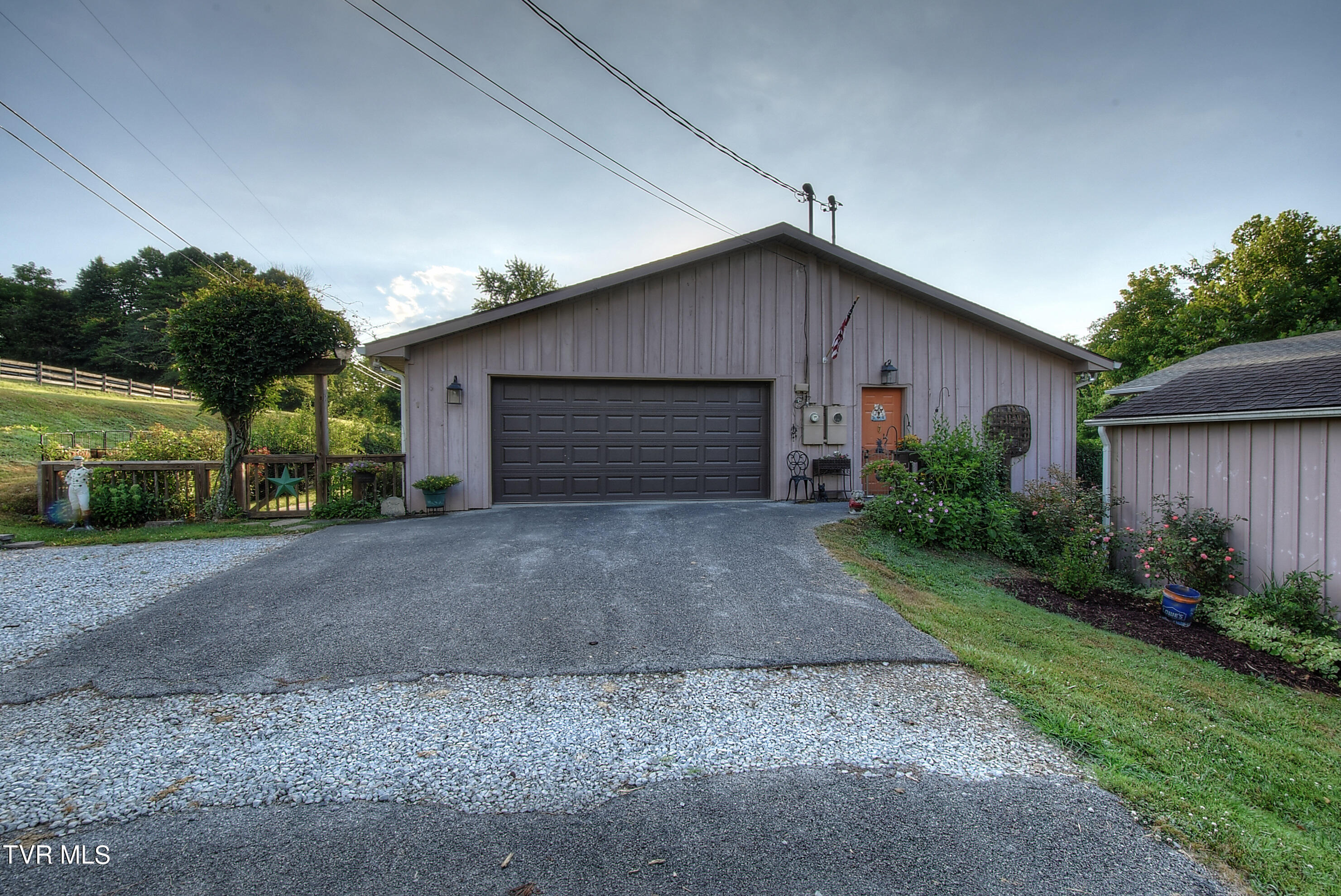 142 Jim Range Road Jonesborough, TN 37659 - Photo 5 of 99 4