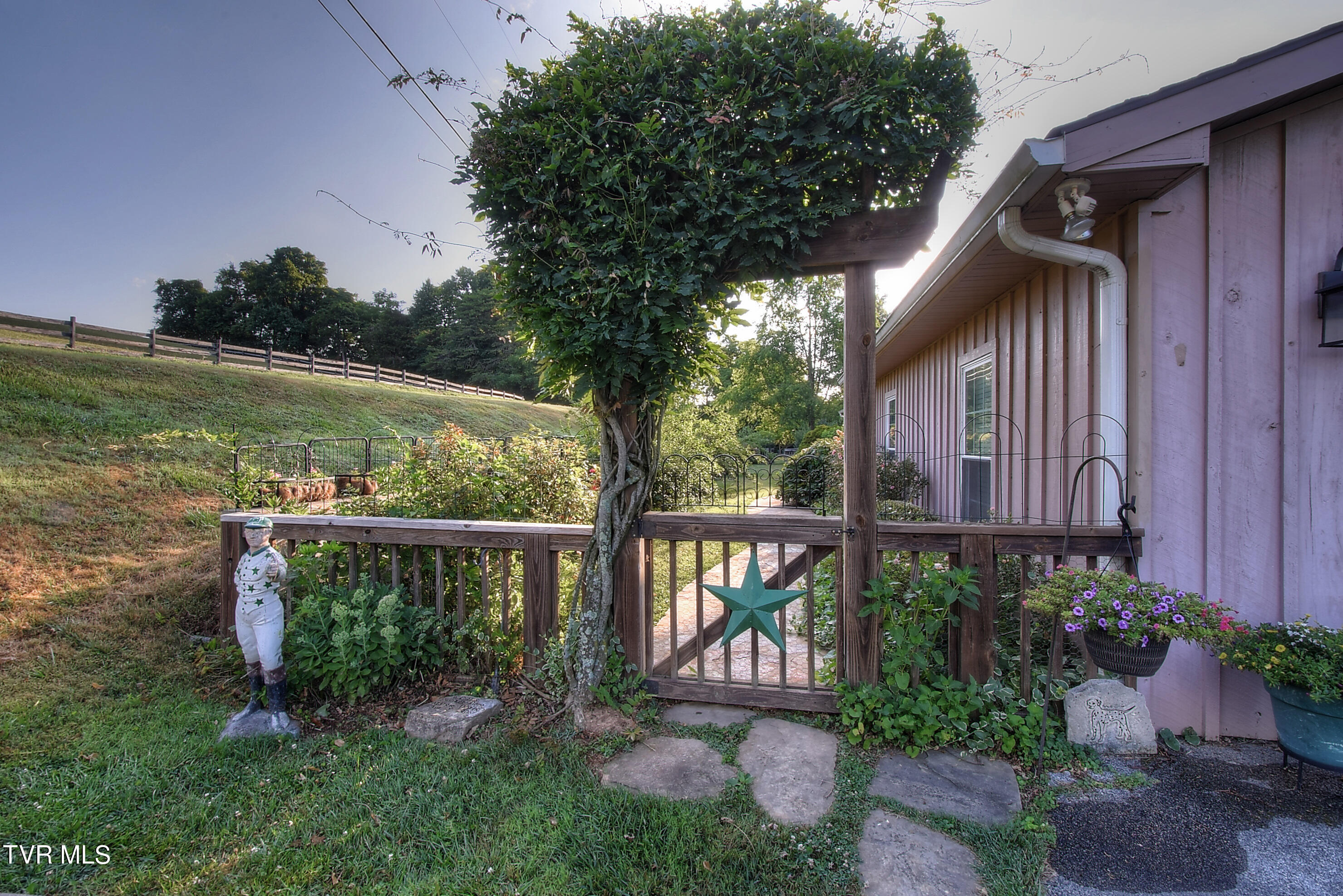 142 Jim Range Road Jonesborough, TN 37659 - Photo 6 of 99 5