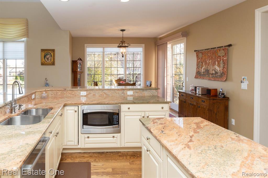 658 Langley Road Rochester Hills, MI 48309 - Photo 31 of 55