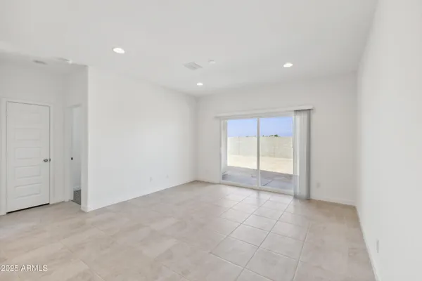 $319,990 | 1438 East Bealey Avenue, Coolidge, AZ 85128