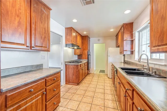 $454,900 | 44916 18th Street West, Lancaster, CA 93534