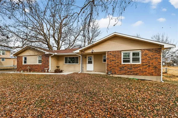 $255,000 | 416 Country Drive, Lawson, MO 64062
