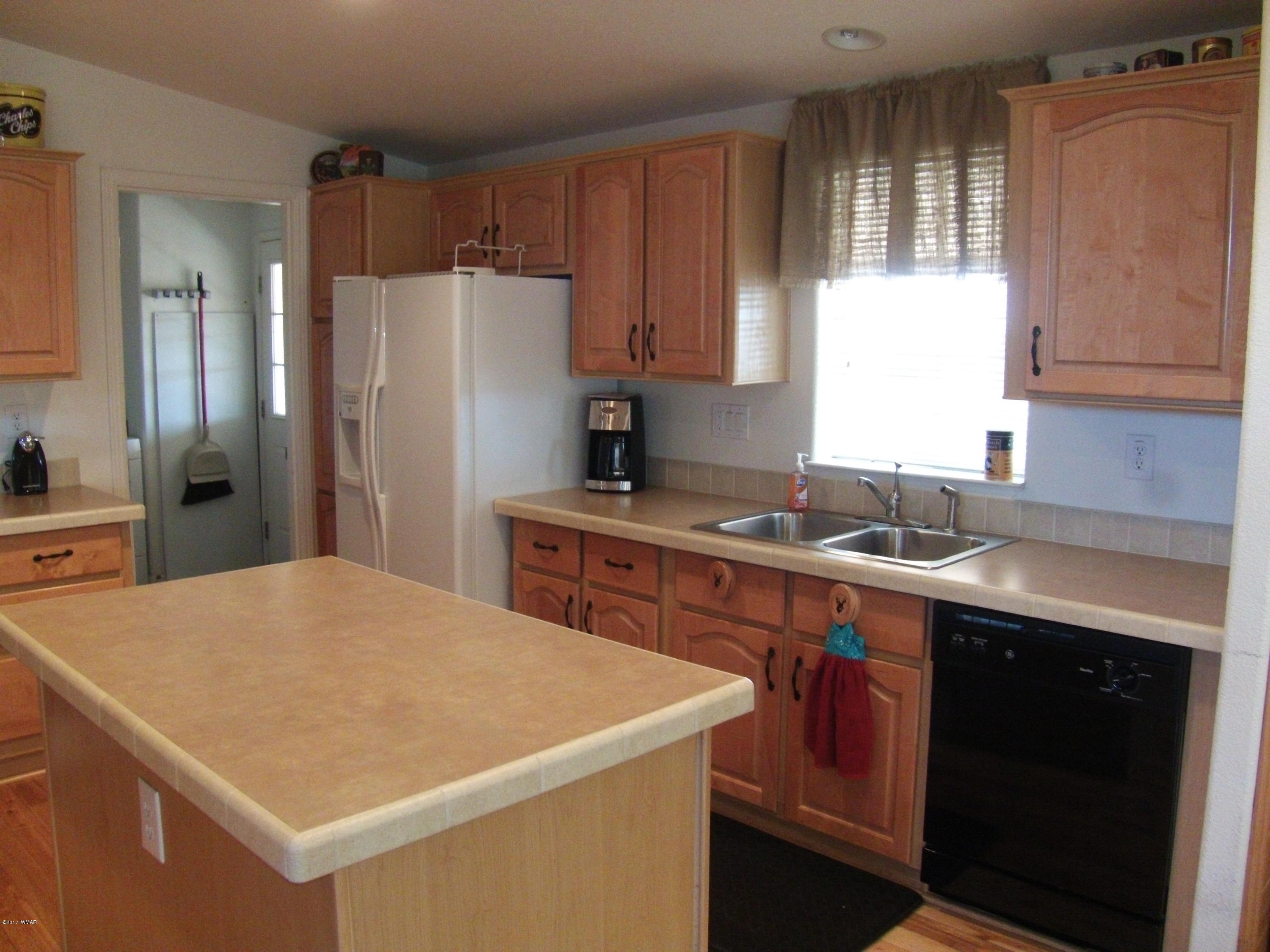 46 County Road 3176 Vernon, AZ 85940 - Photo 14 of 32
