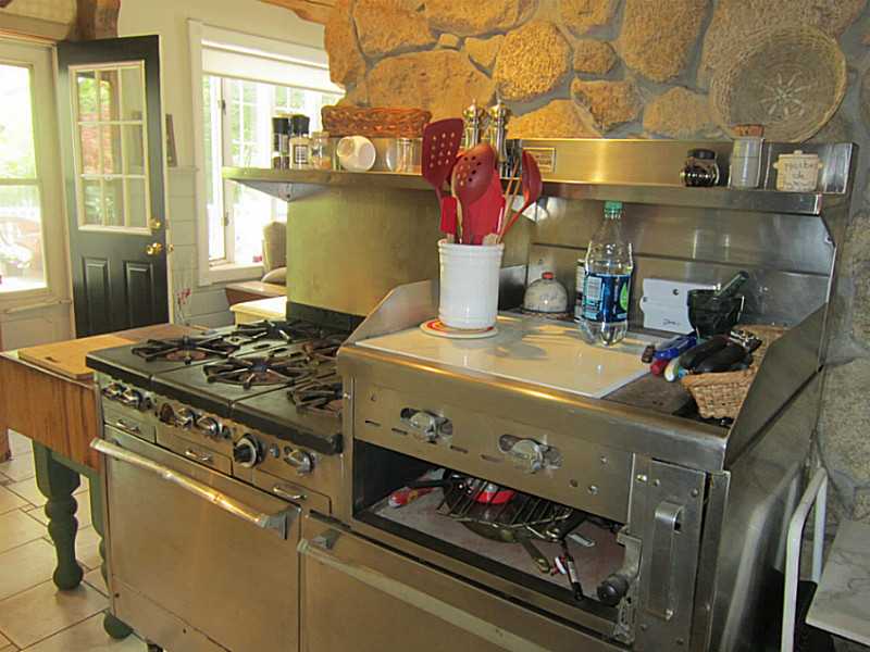 188 Lawton Foster Road North Hopkinton, RI 02832 - Photo 8 of 25 Kitchen.