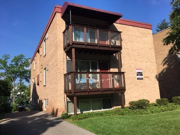 $2,400 | 912 Oakland Avenue, Unit 5, Ann Arbor, MI 48104