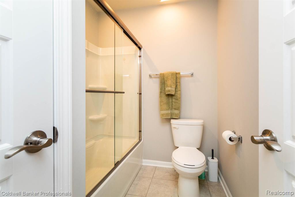 336 Strawberry Drive Rochester Hills, MI 48307 - Photo 39 of 47