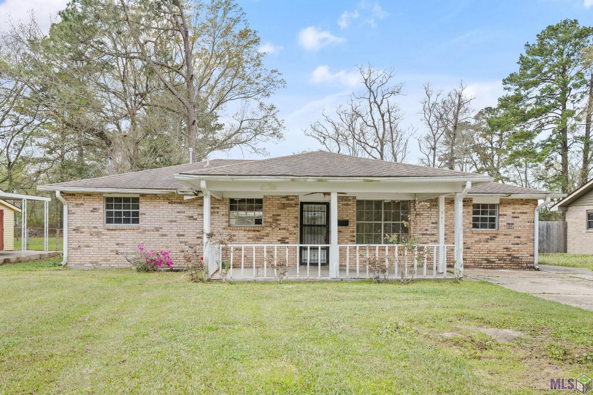 943 Whitehead Street Baker, LA 70714 - Photo 1 of 15