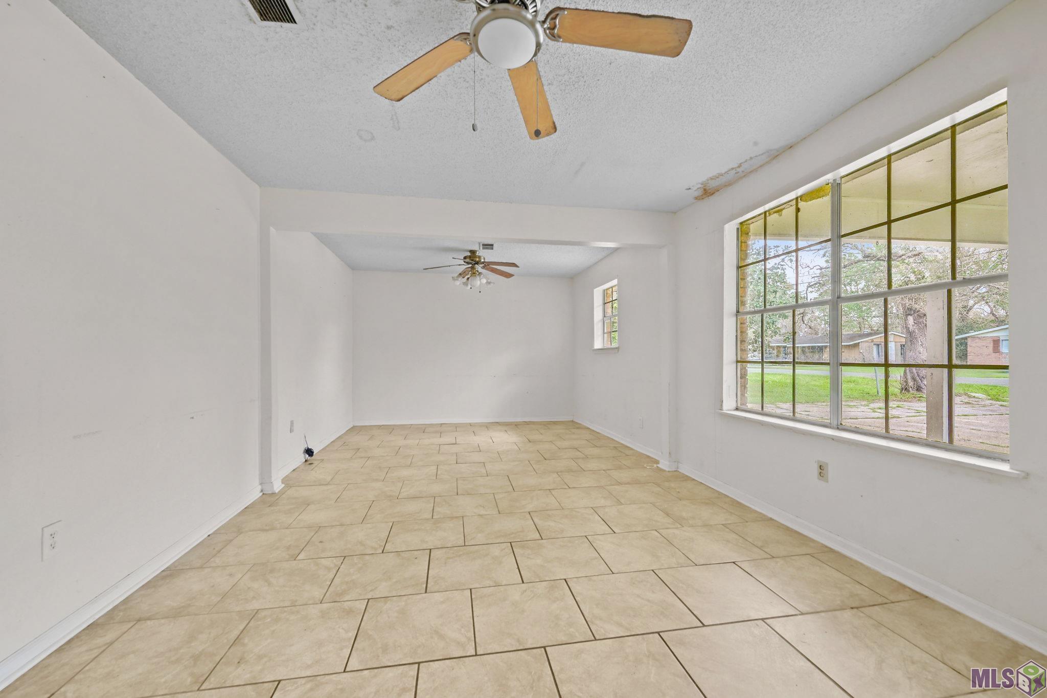 943 Whitehead Street Baker, LA 70714 - Photo 2 of 15