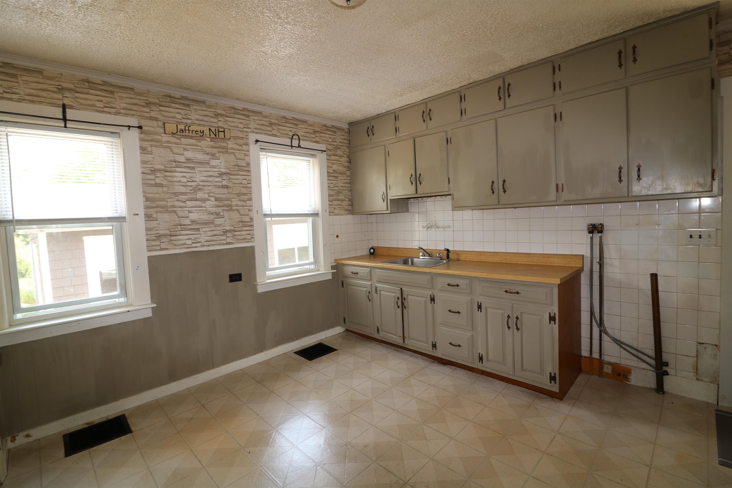 82 Nutting Road Jaffrey, NH 03452 - Photo 8 of 40