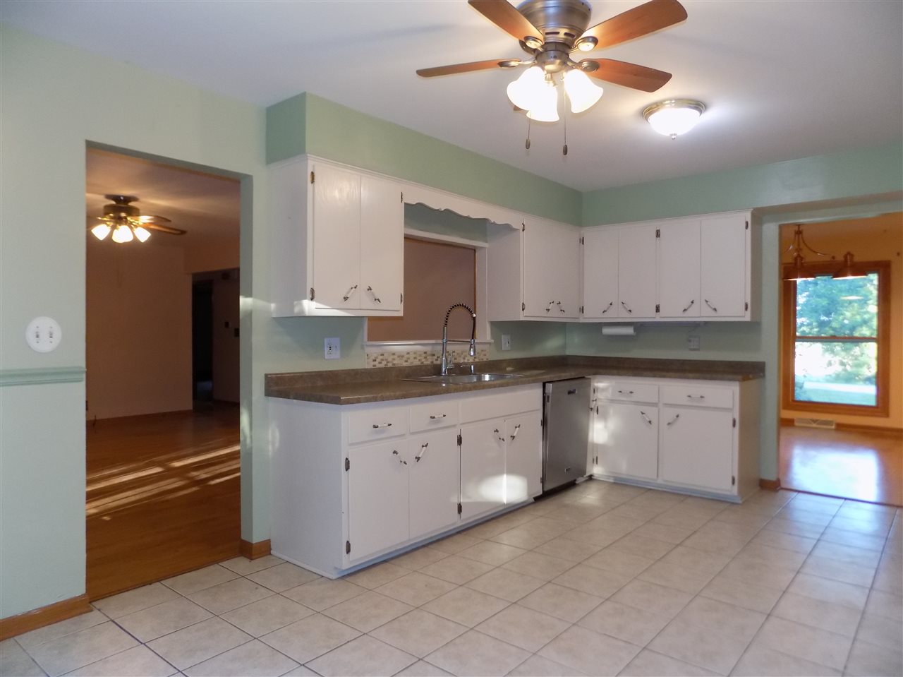 9945 Beaver Valley Road Belvidere, IL 61008 - Photo 11 of 36 Gallery Image 11