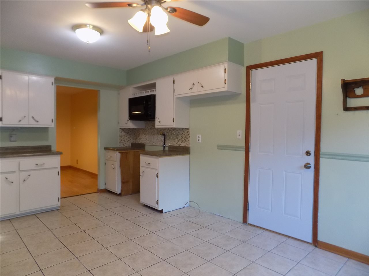 9945 Beaver Valley Road Belvidere, IL 61008 - Photo 12 of 36 Gallery Image 12