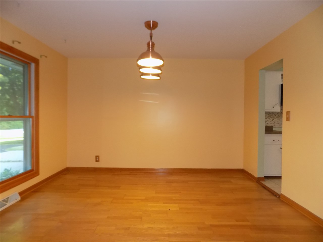 9945 Beaver Valley Road Belvidere, IL 61008 - Photo 8 of 36 Gallery Image 8