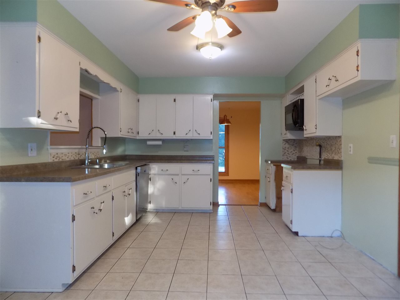 9945 Beaver Valley Road Belvidere, IL 61008 - Photo 10 of 36 Gallery Image 10